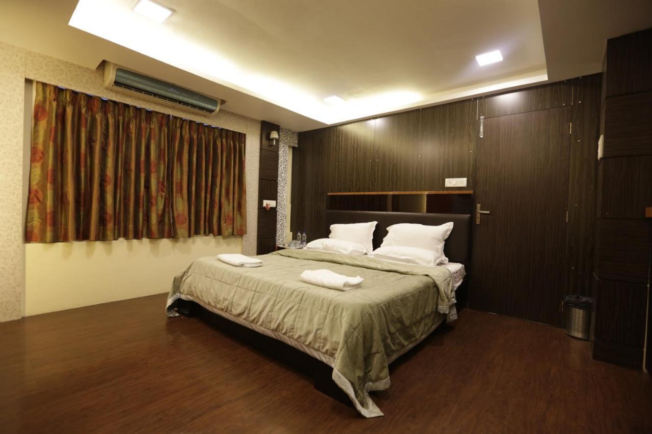 Hotel Metro Palace Bombay Eksteriør billede