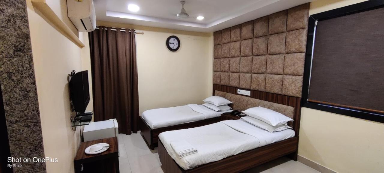 Hotel Metro Palace Bombay Eksteriør billede