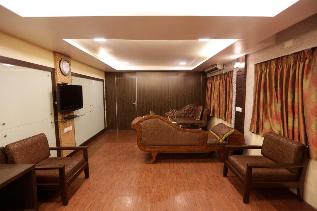 Hotel Metro Palace Bombay Eksteriør billede