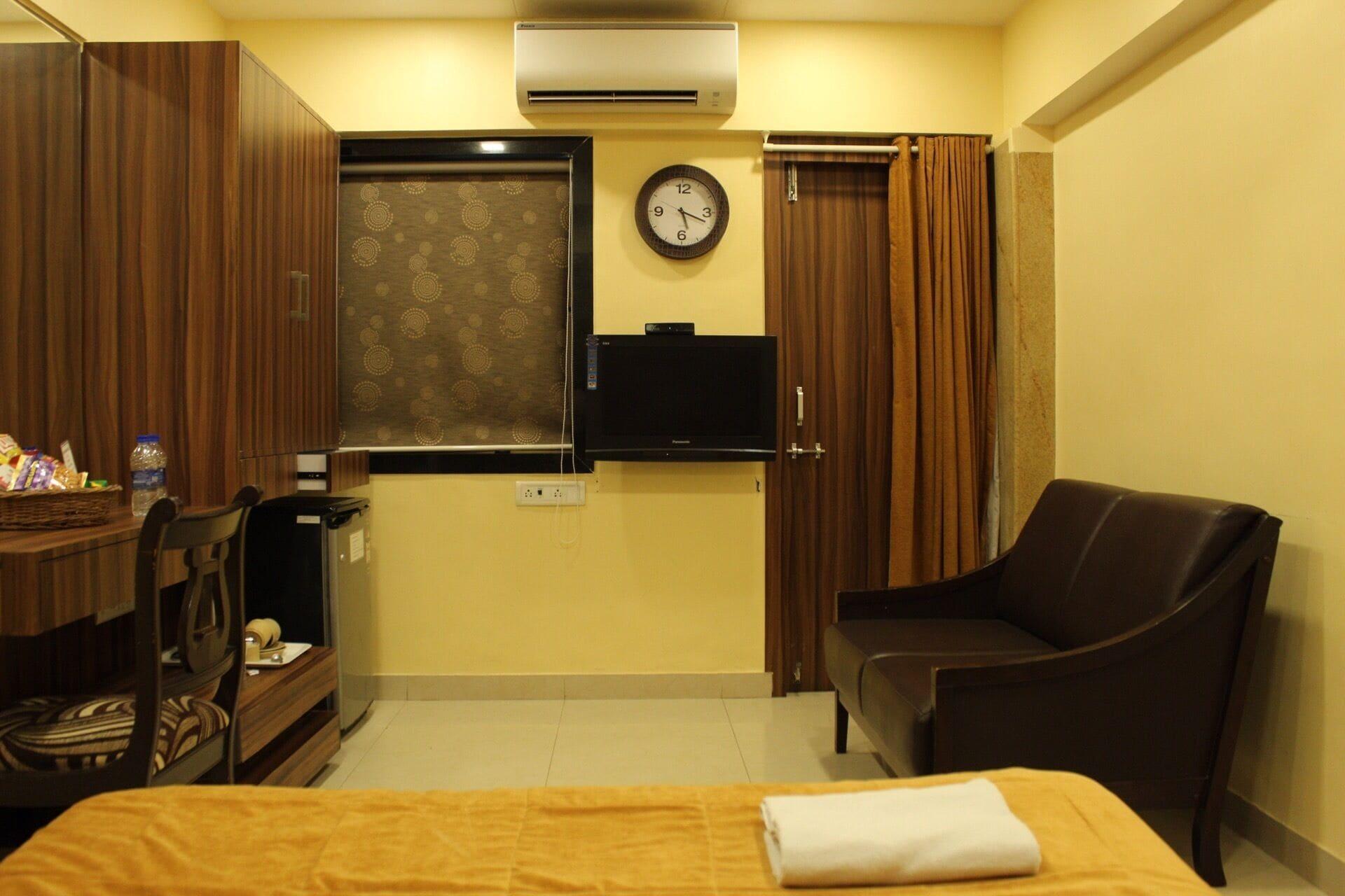 Hotel Metro Palace Bombay Eksteriør billede