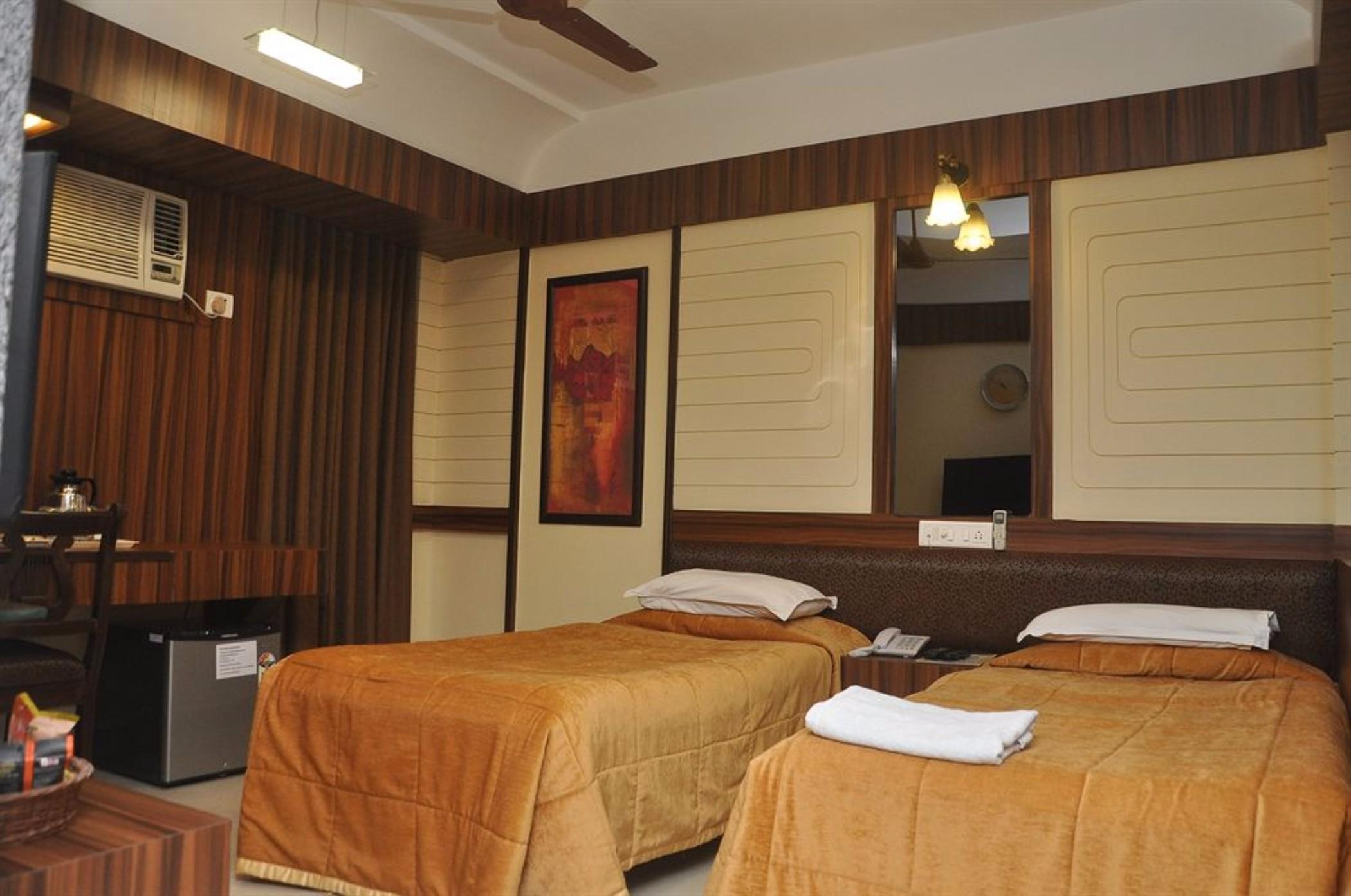 Hotel Metro Palace Bombay Eksteriør billede