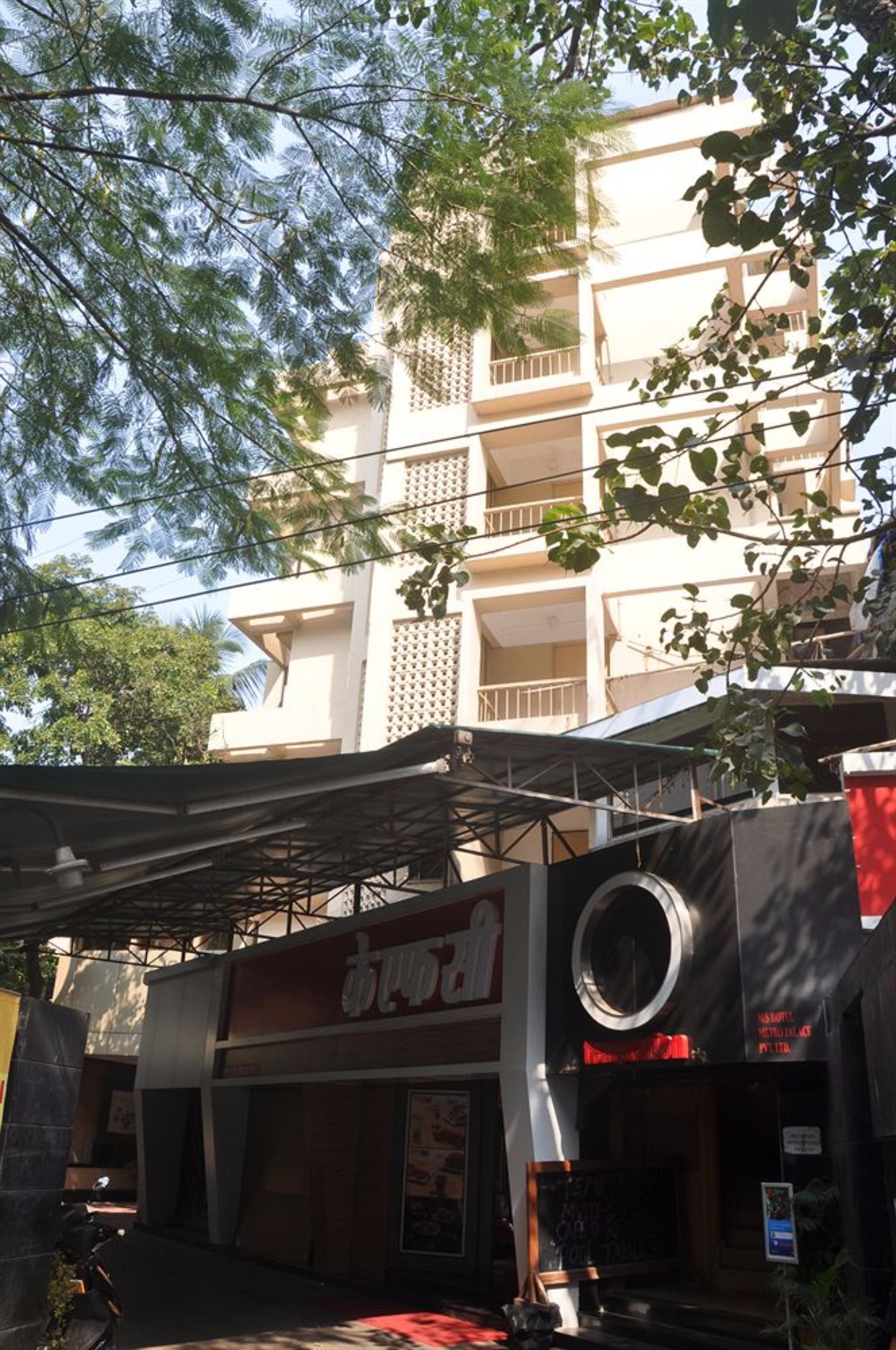 Hotel Metro Palace Bombay Eksteriør billede