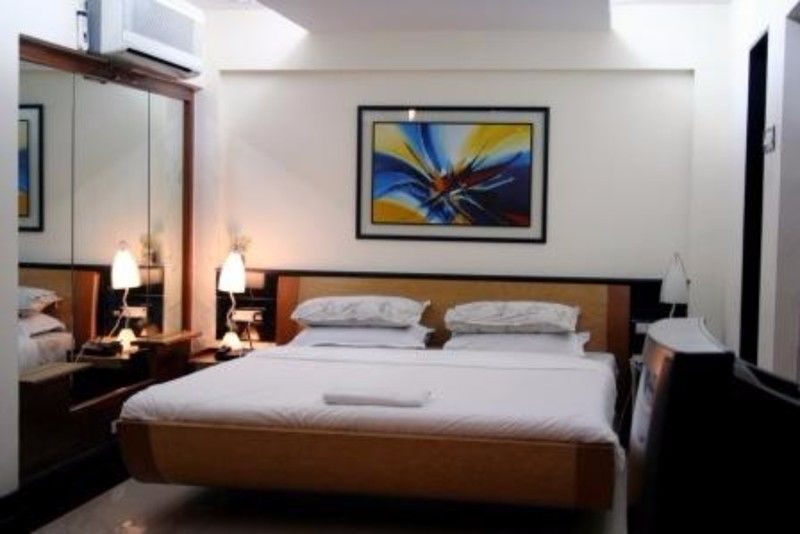 Hotel Metro Palace Bombay Eksteriør billede