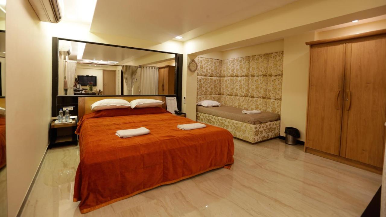 Hotel Metro Palace Bombay Eksteriør billede